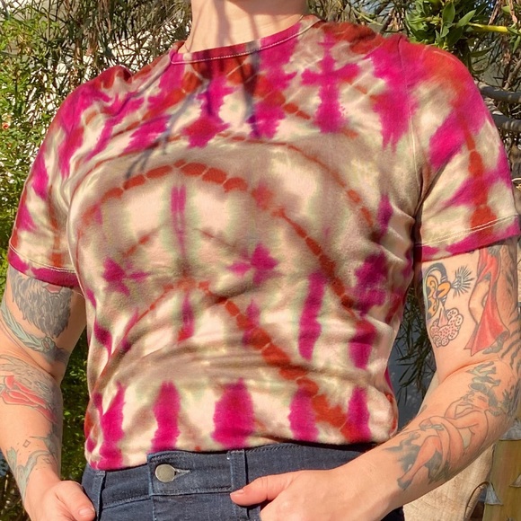 The Pieced V-Neck - Picture 3 of 4